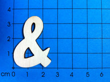 Lade das Bild in den Galerie-Viewer, Buchstaben in 3,3cm aus Holz