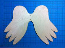 Lade das Bild in den Galerie-Viewer, Engelsflügel aus Holz