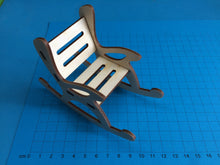 Lade das Bild in den Galerie-Viewer, Schaukelstuhl aus Holz