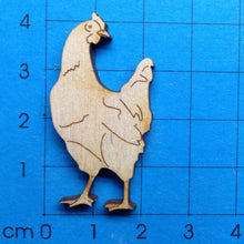 Lade das Bild in den Galerie-Viewer, Henne aus Holz