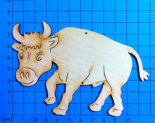 Lade das Bild in den Galerie-Viewer, Stier aus Holz