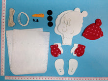 Lade das Bild in den Galerie-Viewer, Schneemann aus Filz mit Säckchenbauch zum Nähen