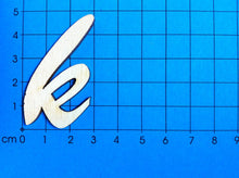 Lade das Bild in den Galerie-Viewer, Buchstaben in Schreibschrift 5cm aus Holz