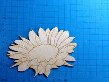 Lade das Bild in den Galerie-Viewer, Sonnenblumenblüte aus Holz Sonnenblume, Streuteil Blume, Blumen zum Geburtstag, Blumen aus Holz, Blumen für Gartendeko, Blumen zum Kartengestalten, Blumen zum Bemalen, Blumen zum Basteln, Blumen zum Dekorieren, Blumen zum Bemalen, Streuteil Blume, Blumen aus Holz, Blumen zum Geburtstag, Blumen für Gartendeko, Sonnenblume, Blumen zum Dekorieren, Blumen zum Basteln, Blumen zum Kartengestalten, SBH 3012