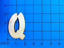 Lade das Bild in den Galerie-Viewer, Buchstaben in 2,8cm aus Holz
