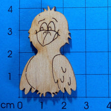 Lade das Bild in den Galerie-Viewer, Vogel aus Holz, nach vorne schauend