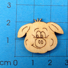 Lade das Bild in den Galerie-Viewer, Schweinekopf 3cm aus Holz Bastelbedarf aus Holz, Holzteile bemalen, Basteln mit Kindern, Basteln mit Holz, Bastelideen für Kinder, Glücksschwein, Silvesterdeko, Kleine Holzteile, Basteln mit Holzteilen, Schweinekopf aus Holz, Schweinchen gestalten, Jahresdeko basteln, Dekoidee Silvester,   POH 7103