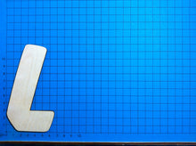 Lade das Bild in den Galerie-Viewer, Buchstaben in 12cm aus Holz