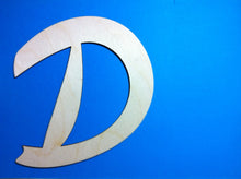 Lade das Bild in den Galerie-Viewer, Buchstaben in Schreibschrift 20cm aus Holz