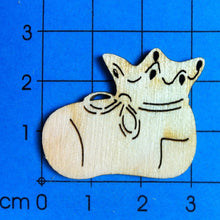 Lade das Bild in den Galerie-Viewer, Babyschuh gerade aus Holz