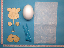 Lade das Bild in den Galerie-Viewer, Dicker Bär aus Holz und Styropor
