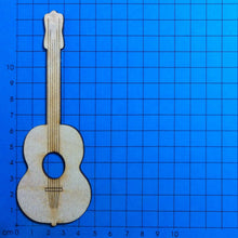 Lade das Bild in den Galerie-Viewer, Gitarre aus Holz