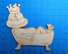 Lade das Bild in den Galerie-Viewer, Frosch in Badewanne aus Holz