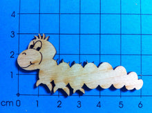 Lade das Bild in den Galerie-Viewer, Raupe aus Holz