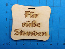 Lade das Bild in den Galerie-Viewer, Schilder aus Holz mit Gravur ca. 5cm