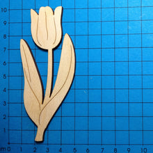 Lade das Bild in den Galerie-Viewer, Tulpe aus Holz