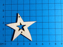 Lade das Bild in den Galerie-Viewer, Stern mit Stern aus Holz