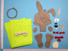 Lade das Bild in den Galerie-Viewer, Osterhase aus Filz mit Säckchen zum Nähen Basteln mit Kindern, Frühling, Osterdeko selber machen, Osternest, Basteln für Kinder, Osterhase, Dekoideen Ostern, Osterdeko, Osterdeko basteln, Nähset Hase, Bastelideen Ostern, Nähen für Kinder, Ostern, Hase aus Filz, Basteln mit Filz, Basteln für Anfänger, Frühlingsdeko, Nähen mit Kindern, Basteln für Ostern, Nähen für Anfänger,  Basteln mit Filz, Dekoideen Ostern, Bastelideen Ostern, Osterhase, Osterdeko selber machen, Frühling, Hase aus Filz, Basteln für Oster