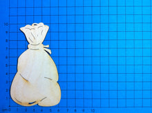 Lade das Bild in den Galerie-Viewer, Sack aus Holz Dekoidee Winter, Bastelideen aus Holz, Säckchen für Weihnachten, Weihnachtsbasteln mit , Sack für Weihnachtsmann aus Holz, Nikolaussäckchen zum Basteln, Dekoidee Weihnachten, Basteln mit Kindern Weihnachten einfach, Basteln mit Kindern Winter, Weihnachtsgeschenke Päckchen, Weihnachtsdeko, Basteln mit Kindern, Weihnachts Sack aus Holz, Päckchen bemalen, Basteln Weihnachtszeit, Basteln Weihnachtszeit, Nikolaussäckchen zum Basteln, Bastelideen aus Holz, Päckchen bemalen, Säckchen für Weihnach
