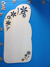 Lade das Bild in den Galerie-Viewer, Schild mit augeschnittenen Blumen schmal aus Holz Schilder aus Holz, Schild fürs Kinderzimmer, Türschild, Holz bemalen, Schild zum Geburtstag, Schilder zum Basteln, Schild zur Geburt, Holzideen , Basteln mit Holz, Schilder für den Eingang, Basteln mit Holz für Kinder, Schild zur Hochzeit basteln, Schild zur Taufe, RXH 1540