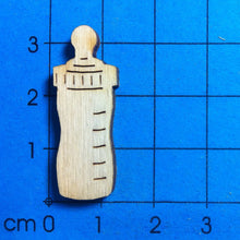 Lade das Bild in den Galerie-Viewer, Babyflasche aus Holz