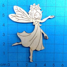 Lade das Bild in den Galerie-Viewer, Elfe tanzend aus Holz