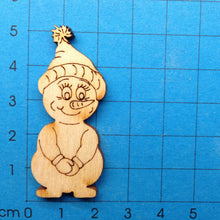 Lade das Bild in den Galerie-Viewer, Schneemann-Mächen "Yuki" aus Holz
