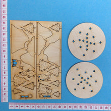 Lade das Bild in den Galerie-Viewer, 2 x Mini-Diorama aus Holz