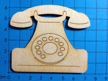 Lade das Bild in den Galerie-Viewer, 6cm Telefon aus Holz, Elektrogeräte aus Holz, Holzteile bemalen, Dekoidee Büro, Bastelideen Kinder , Basteln mit Kindern, Basteln mit Holz für Kinder, Jahresdeko malen, Kleine Holzteile, Bürodeko, Basteln mit Holzteilen, Bastelidee für Kinder, Witziger Computer aus Holz, Dekoidee Arbeitsplatz, Bastelbedarf aus Holz, Bürodeko, Basteln mit Kindern, Dekoidee Büro, Jahresdeko malen, Bastelbedarf aus Holz, Basteln mit Holzteilen, Holzteile bemalen, Kleine Holzteile, Telefon aus Holz, Bastelidee für Kinder, Dek