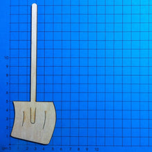 Lade das Bild in den Galerie-Viewer, Schneeschippe aus Holz