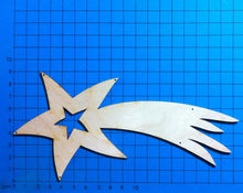 Lade das Bild in den Galerie-Viewer, Kometen mit Löcher aus Holz