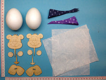 Lade das Bild in den Galerie-Viewer, Dicker Bär aus Holz und Styropor