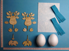 Lade das Bild in den Galerie-Viewer, Rentier aus Holz und Styropor