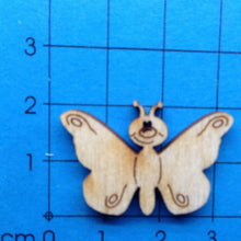 Lade das Bild in den Galerie-Viewer, Schmetterling lustig aus Holz