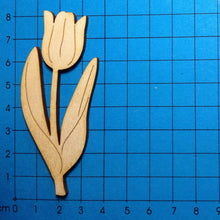 Lade das Bild in den Galerie-Viewer, Tulpe aus Holz
