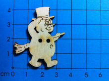 Lade das Bild in den Galerie-Viewer, Schneemann mit Zylinder als Knopf 4cm Knöpfe mit Gesicht, Tiereknöpfe, Schmeemann Knopf, Knopf zum Nähen, Holzknopf, Knopf aus Holz, Knöpfe zum Bemalen, Knöpfe zum Dekorieren, Knopf zum Basteln, Knöpfe, BUH 7104