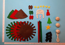 Lade das Bild in den Galerie-Viewer, Wichtel aus Filz Weihnachtsbasteln, weihnachtliches Bastelset, basteln mit Kindern, Weihnachtsdekoration, basteln mit Filz, Geschenkidee für Weihnachten, Wichtel basteln zu Weihnachten, Bastelset Weihnachten, Wichtel fädeln mit Kindern, Wichtel aus Filz, Bastelset für Kinder, Weihnachtsdeko gestalten, Bastelidee Weihnachten, Filz nähen mit Kindern, WHF 3510SB