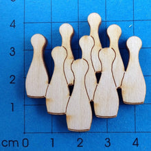 Lade das Bild in den Galerie-Viewer, Kegel aus Holz