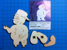 Lade das Bild in den Galerie-Viewer, Schneemann mit Topf als Standfigur aus Holz