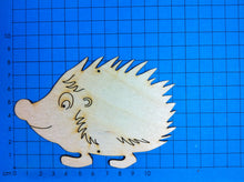 Lade das Bild in den Galerie-Viewer, Igel laufend aus Holz