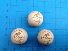 Lade das Bild in den Galerie-Viewer, Holzkugeln mit Gesicht (25mm)