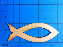 Lade das Bild in den Galerie-Viewer, Fische mit Ausschnitt aus Holz