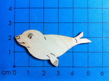 Lade das Bild in den Galerie-Viewer, Robben aus Holz