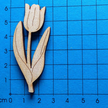 Lade das Bild in den Galerie-Viewer, Tulpe aus Holz