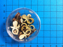 Lade das Bild in den Galerie-Viewer, Schnuller aus Holz