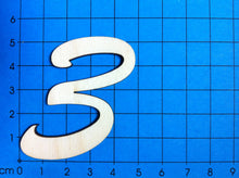 Lade das Bild in den Galerie-Viewer, Zahlen aus Holz in Schreibschrift