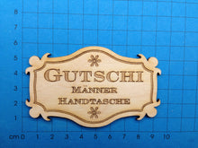 Lade das Bild in den Galerie-Viewer, Gutschi Männer Handtasche 9cm Schild zum Basteln, Banner mit Schriftzug zum Geburtstag, Holzteile bemalen, Basteln mit Holz, Holz bemalen Acryl, Holzkunst, Holzteile, Basteln mit Holz, Schilder mit Schriftzug, Holz bemalen, Holzideen , Schrifttafeln, Basteln mit Holz für Kinder, Schild für alle Anlässe, Holzkunst, Holzteile bemalen, Basteln mit Holz für Kinder, Holzteile, Holz bemalen, Basteln mit Holz, Holz bemalen Acryl, Schild für alle Anlässe, Schrifttafeln, Basteln mit Holz, Schild zum Basteln, Schil