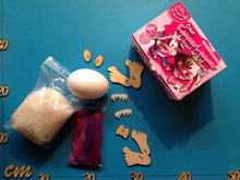 Lade das Bild in den Galerie-Viewer, KummerLummer zum Nassfilzen, 2er Set,
Farbkombination: Pink - Lila Bastelidee für Kinder, Filzen, Monster filzen, Filzbastelset, Monster basteln, Bastelset aus Filz, Sorgenfresser basteln, KummerLummer, Nassfilzen, KUM 7992SB