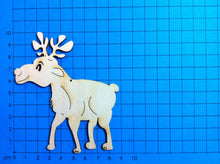 Lade das Bild in den Galerie-Viewer, Rentier nach vorne schauend aus Holz
