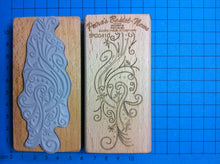 Lade das Bild in den Galerie-Viewer, Stempel Filigranranke 10cm Ranken Stempel, Stempeln, Stempel für Hochzeit, Stempel für Holz, Stempel mit Holzgriff, Stempelideen, Stempel für Geschenke, Stempel für Kartengestaltung, Stempel für Kinder, Stempel für scrapbooking, SPG 0410